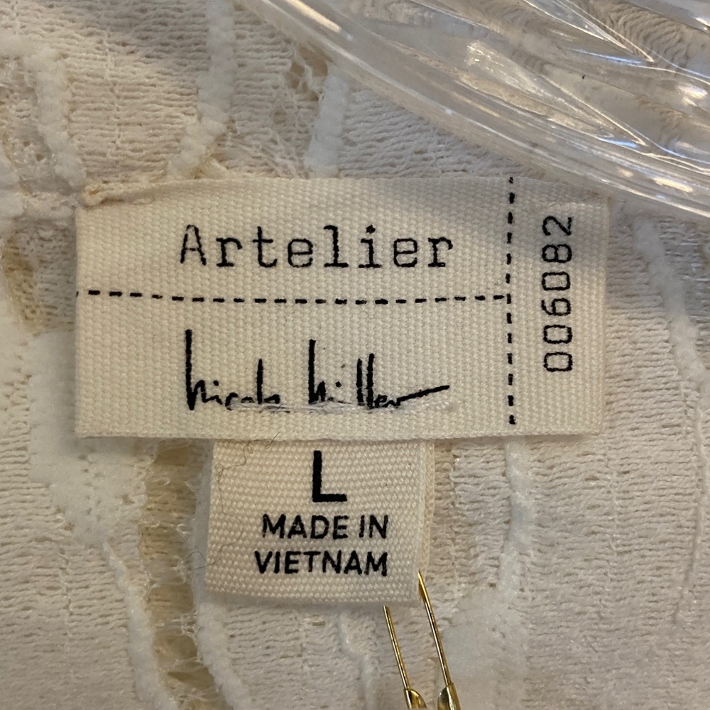 Artelier Nicole Miller Cream Lace Button Down Shirt - Picture 2 of 10